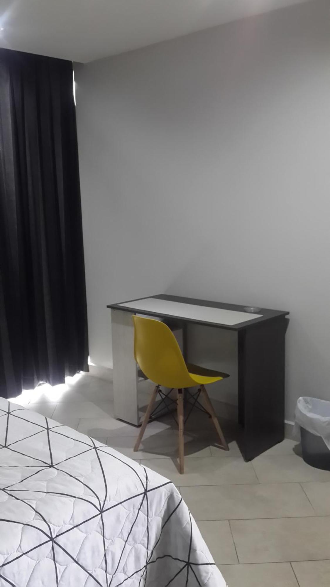 At The Sky And Roof Homestay Panama City